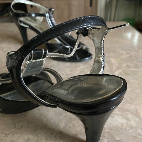 BCBG Girls - 20’s inspired kitten heel - Picture 7 of 9